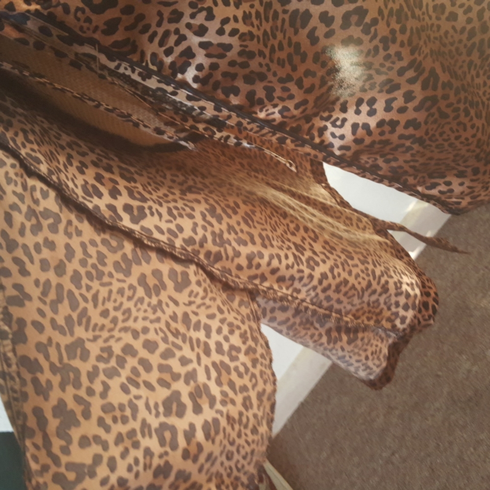 Leopard Print Rode - Picture 5 of 7